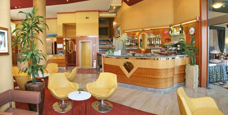 Hotel Vela D'Oro ***S Bardolino Bagian luar foto