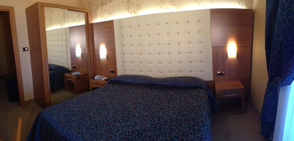 Hotel Vela D'Oro ***S Bardolino Ruang foto