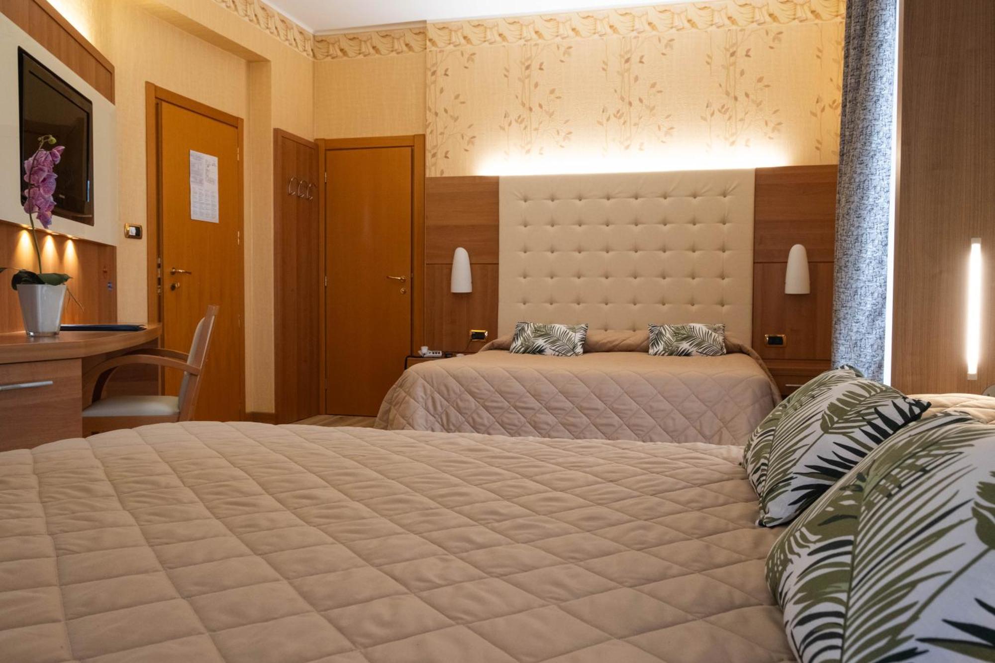 Hotel Vela D'Oro ***S Bardolino Bagian luar foto