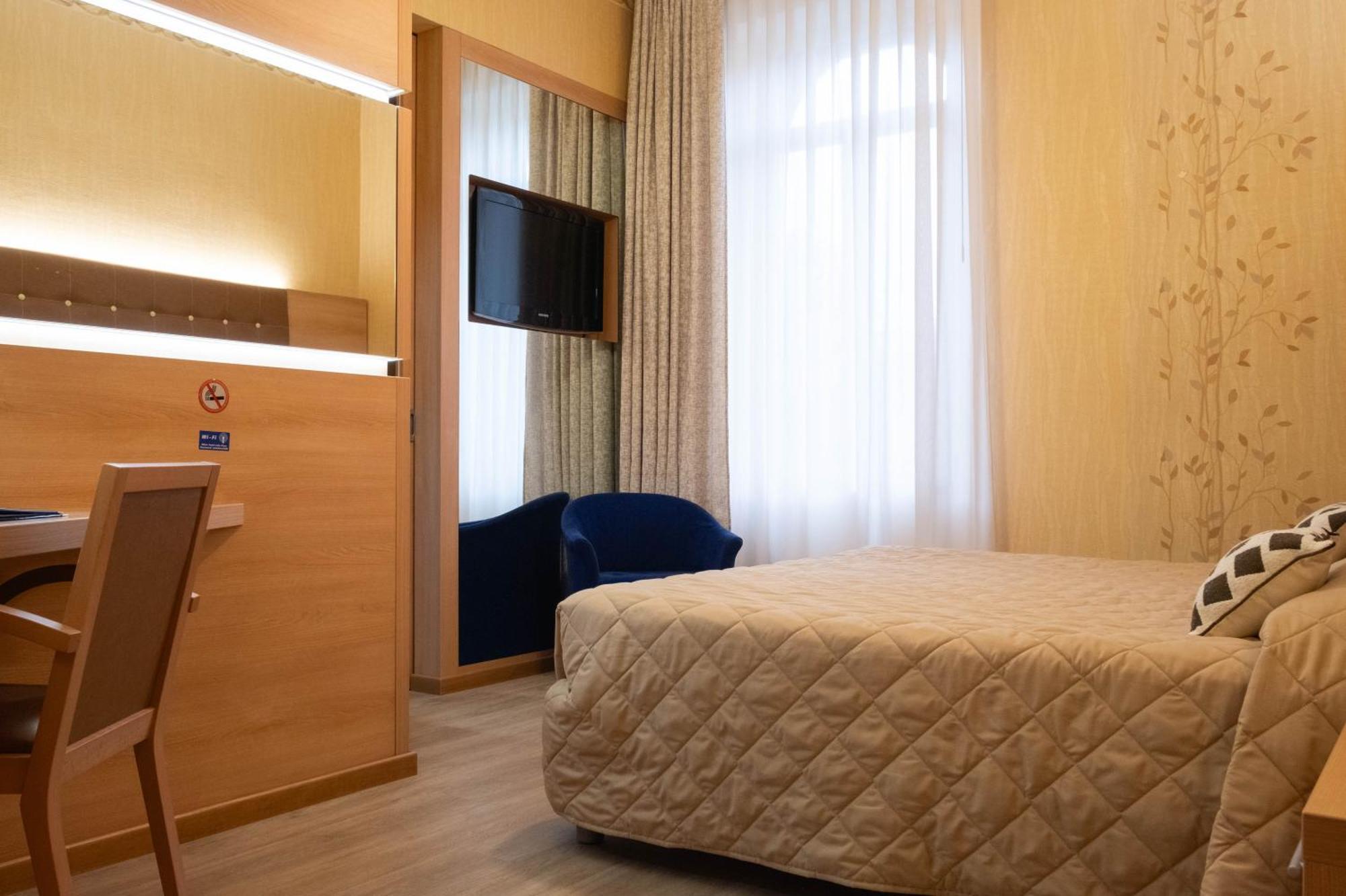 Hotel Vela D'Oro ***S Bardolino Bagian luar foto