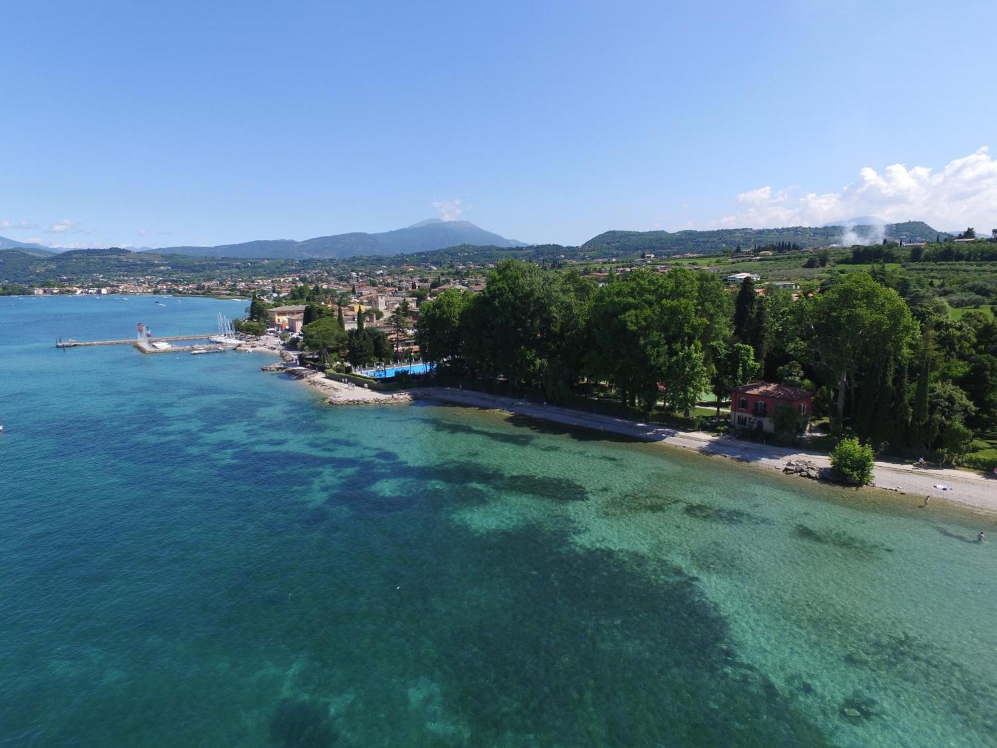 Hotel Vela D'Oro ***S Bardolino Bagian luar foto